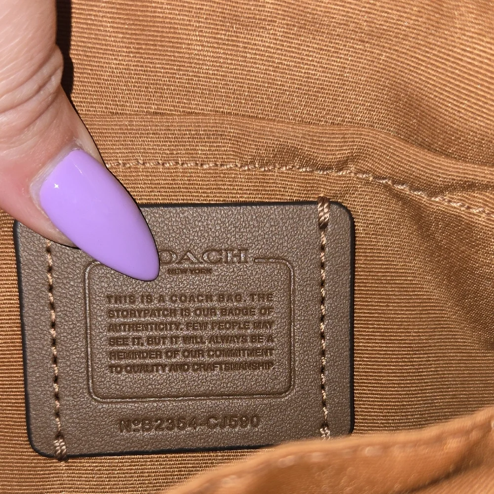 Coach Teri Shoulder Bag in Lime Green and Light Khaki - Picture 8 of 9